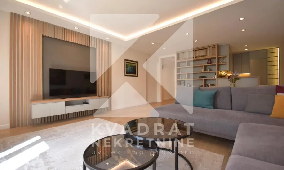Izdavanje, dvosoban stan, 120m², Centar, Podgorica