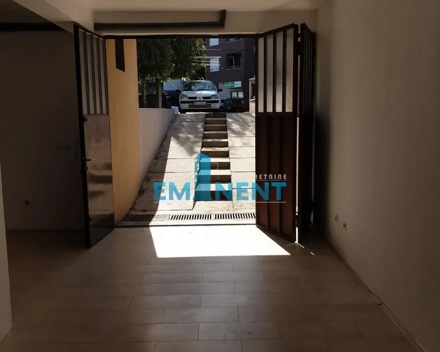 Rent, office space, 100m², Altina, Beograd