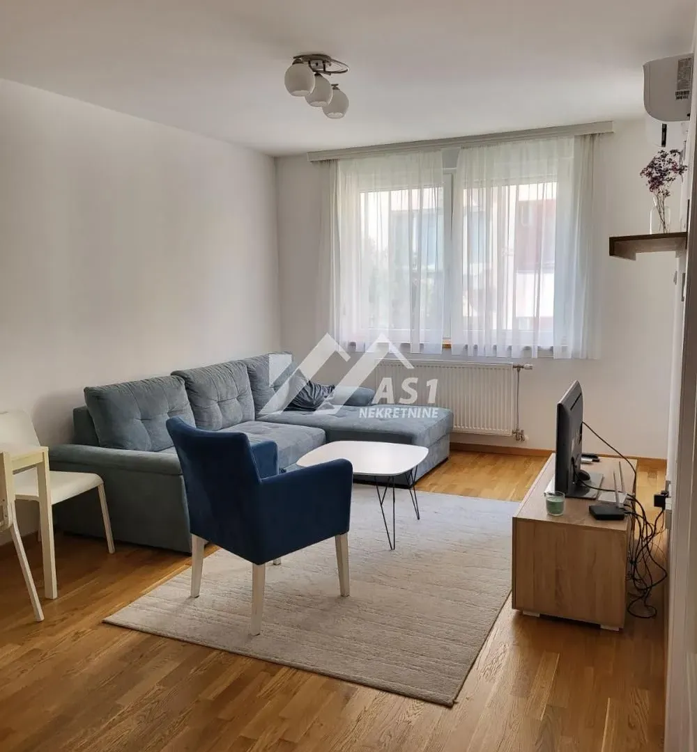 Izdavanje, jednosoban stan, 38m², Rotkvarija, Novi Sad Sve Podlokacije