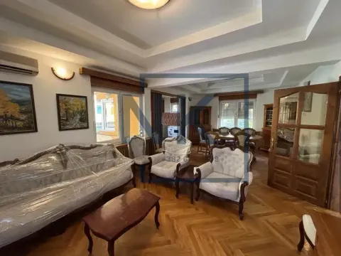 Izdavanje, kuća, 250m², Stari Aerodrom, Podgorica - image 6