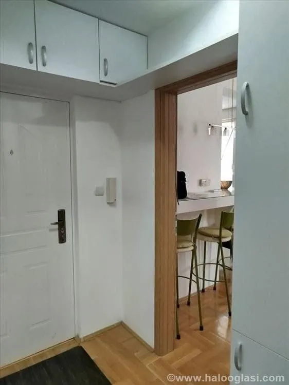 Prodaja, trosoban stan, 74m², Vojvode Vlahovica, Beograd