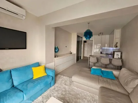 Rent, one bedroom apartment, 45m², Centar, Budva - image 10