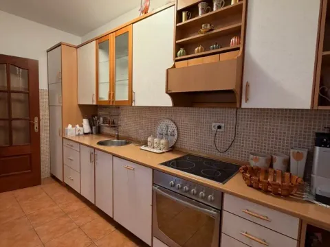 Rent, three bedroom apartment, 100m², Gorica C, Podgorica - image 18