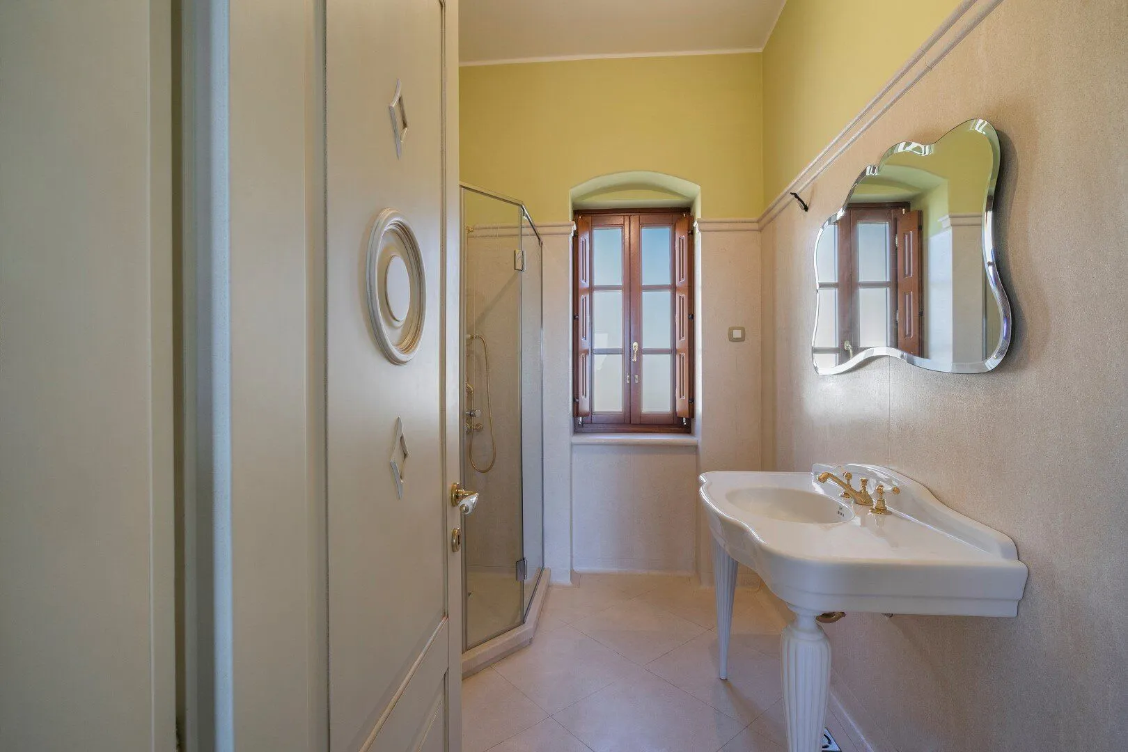 Sale, house, 470m², Reževići, Budva