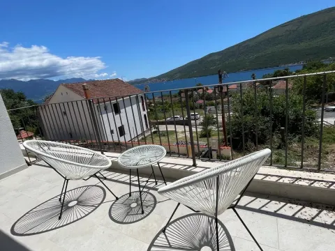 Izdavanje, jednosoban stan, 50m², Đenovići, Herceg Novi - image 9
