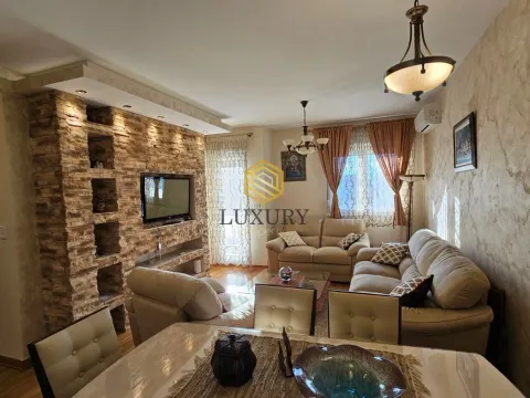 Izdavanje, dvosoban stan, 64m², City Kvart, Podgorica - image 4