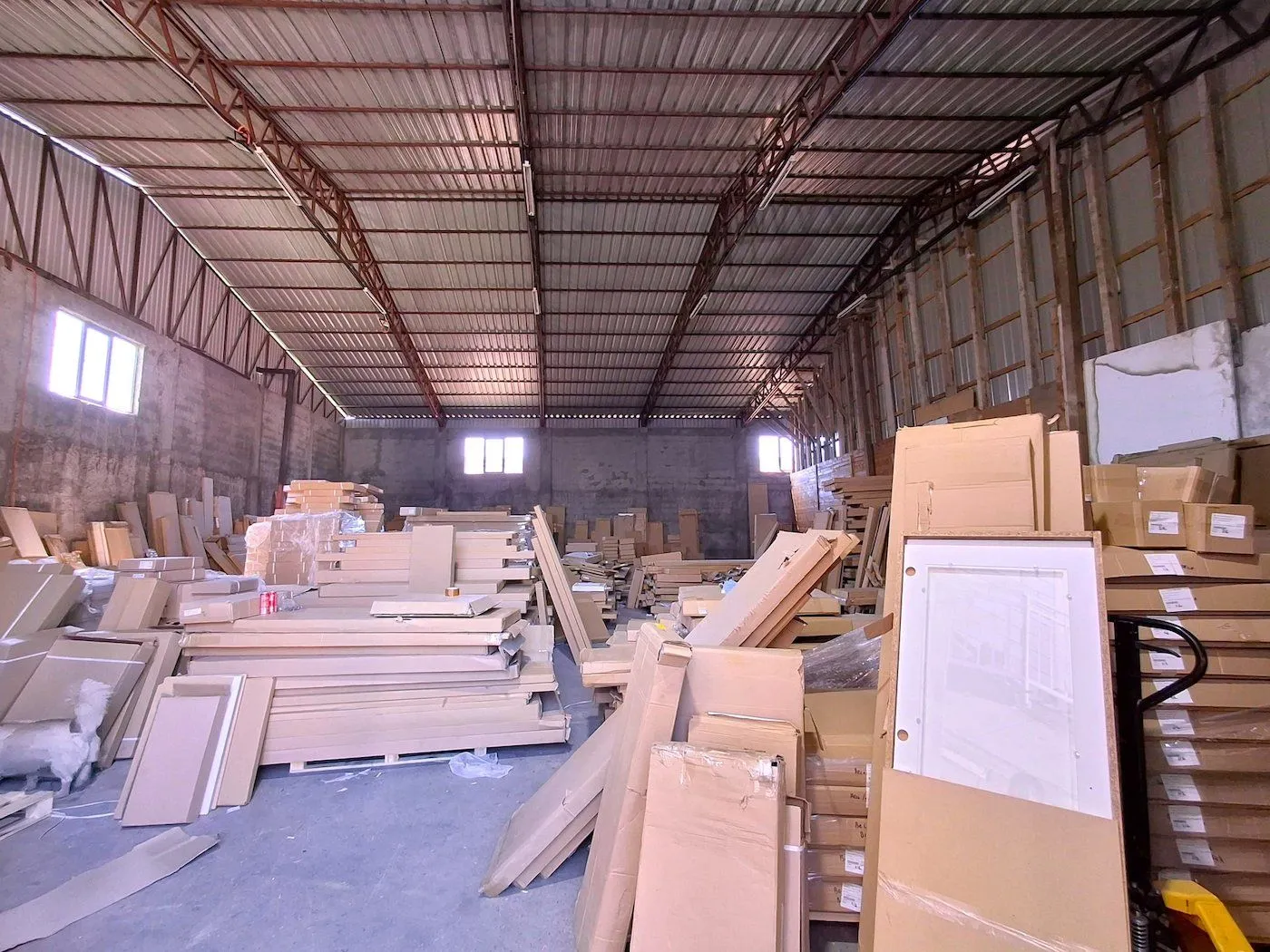Rent, office space, 1100m², Tološi, Podgorica