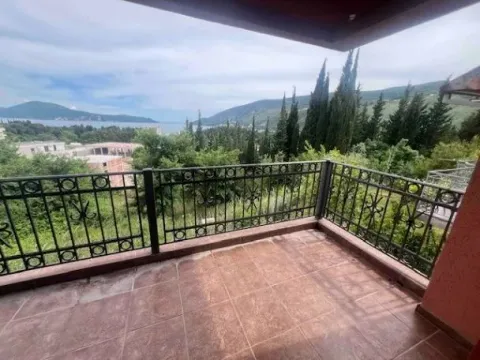 Izdavanje, dvosoban stan, 72m², Igalo, Herceg Novi - image 2