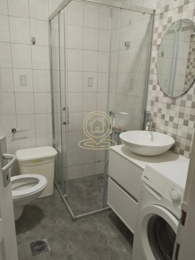 Izdavanje, jednosoban stan, 28m², Stari grad, Novi Sad