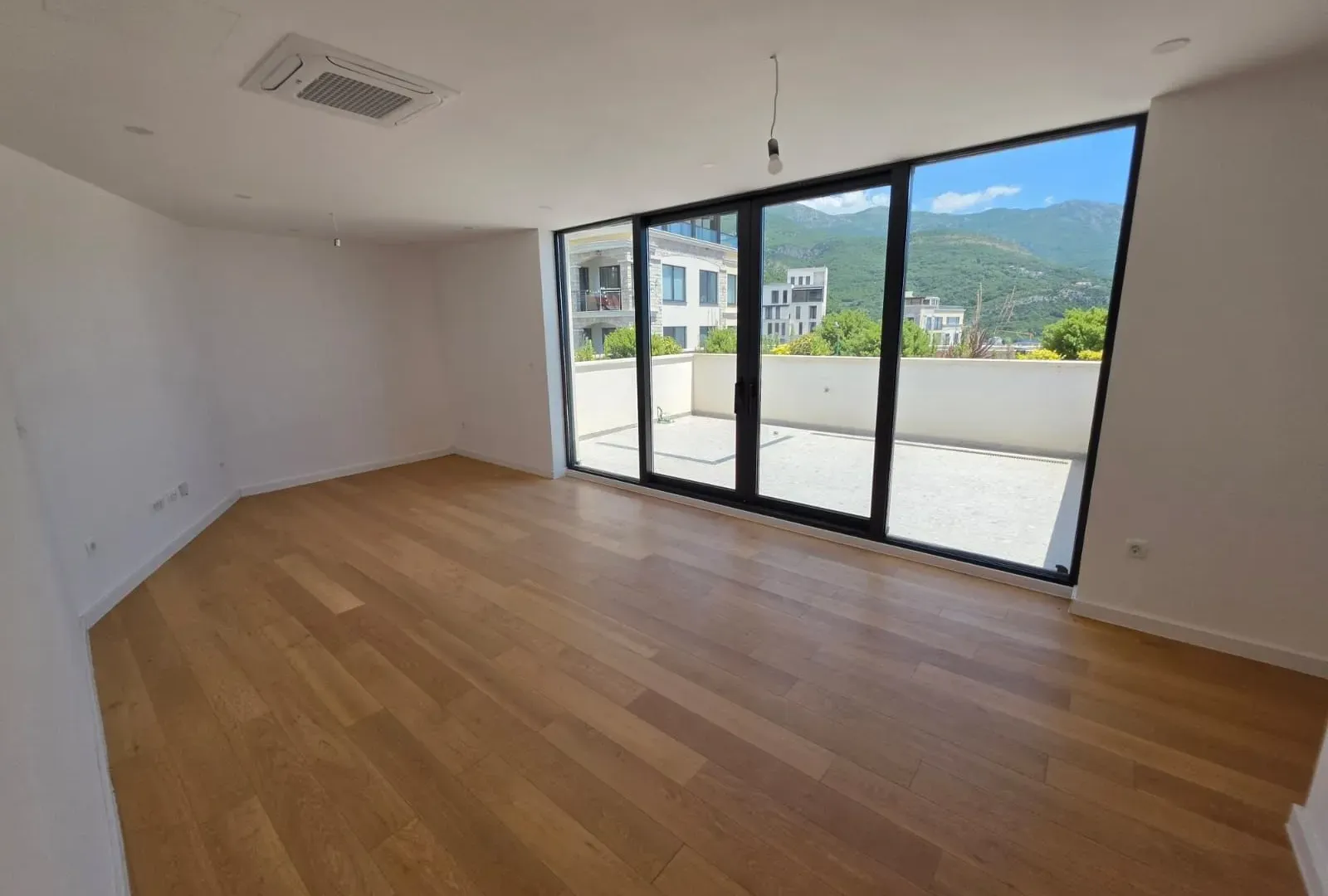 Prodaja, dvosoban stan, 109m², Bečići, Budva