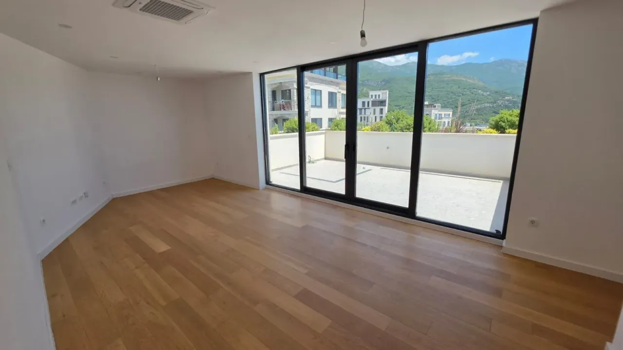 Sale, two bedroom apartment, 109m², Bečići, Budva