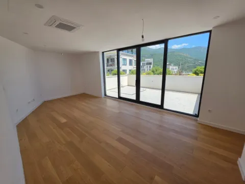 Prodaja, dvosoban stan, 109m², Bečići, Budva - image 1