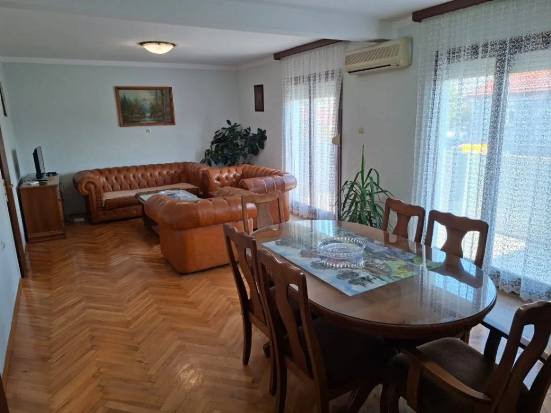 Izdavanje, kuća, 100m², Zagorič, Podgorica