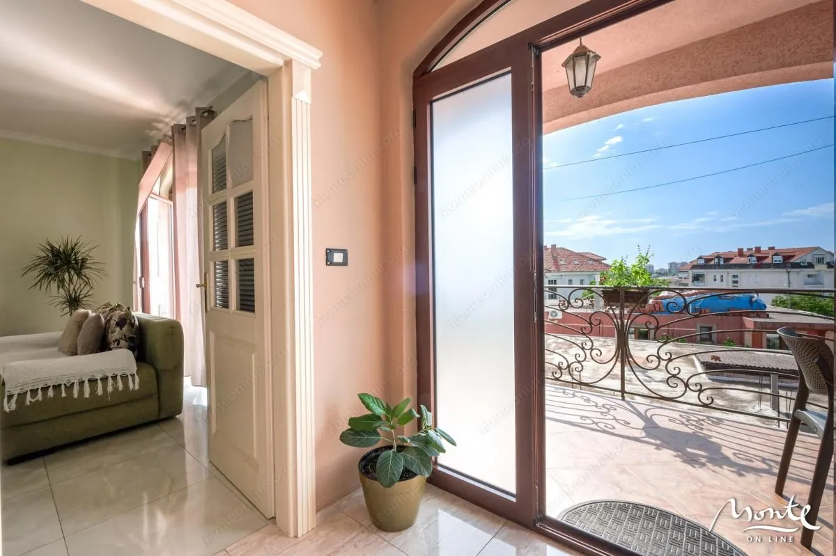 Sale, house, 280m², Bar, Crna Gora