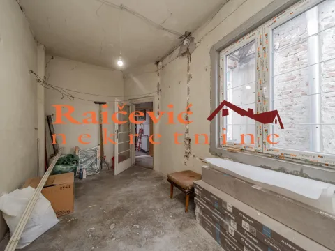 Prodaja, trosoban stan, 77m², Centar, Stara Pazova - image 15