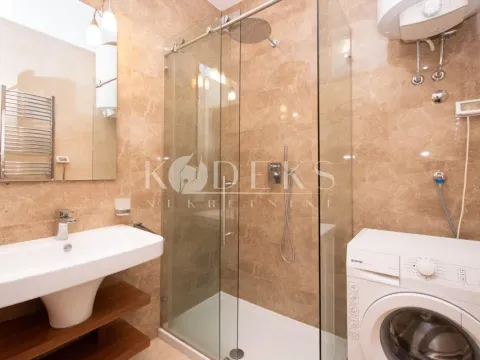 Izdavanje, dvosoban stan, 74m², Centar, Podgorica - image 9