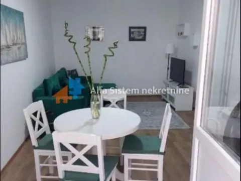 Izdavanje, jednosoban stan, 45m2, Slavija, Vračar, Beograd Izdavanje, jednosoban stan, 45m2, Slavija, Vračar, Beograd