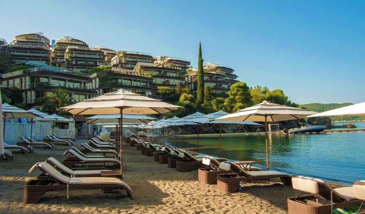 Prodaja, trosoban stan, 167m², Zavala, Budva