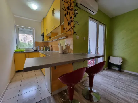Rent, studio apartment, 35m², Budva, Crna Gora - image 2