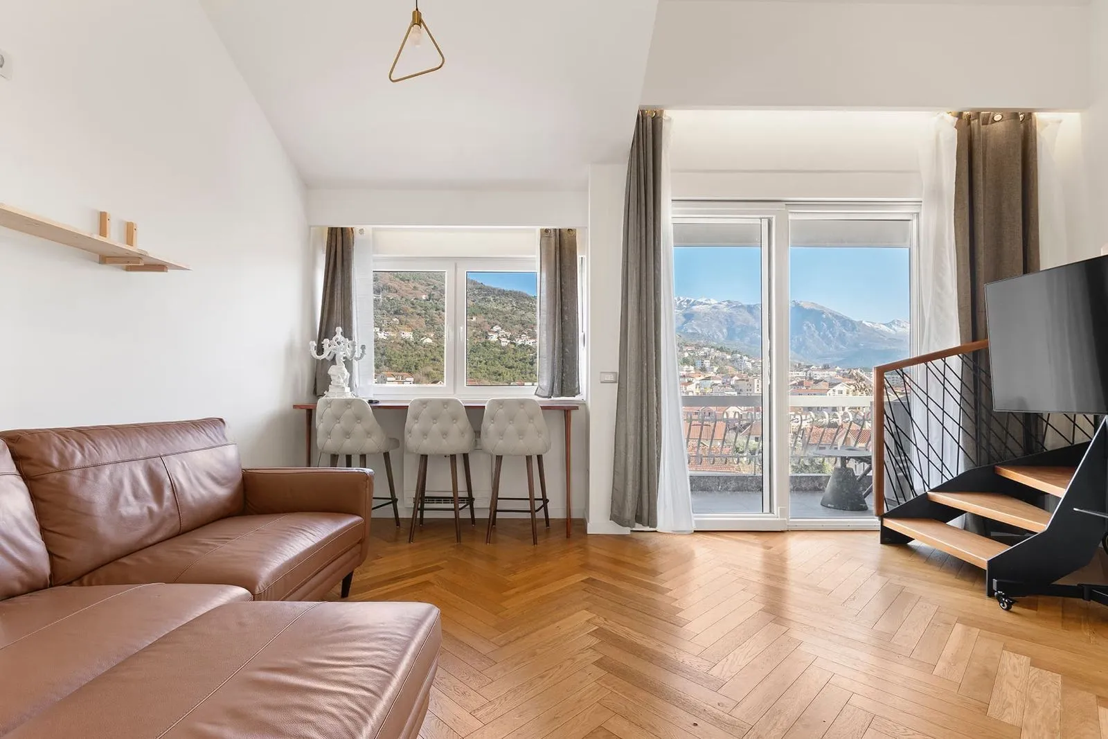 Prodaja, dvosoban stan, 68m², Tivat, Crna Gora