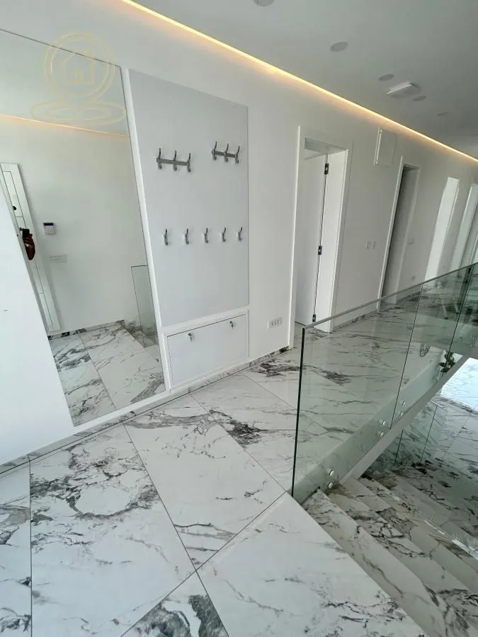 Izdavanje, kuća, 180m², Sremska Kamenica, Petrovaradin