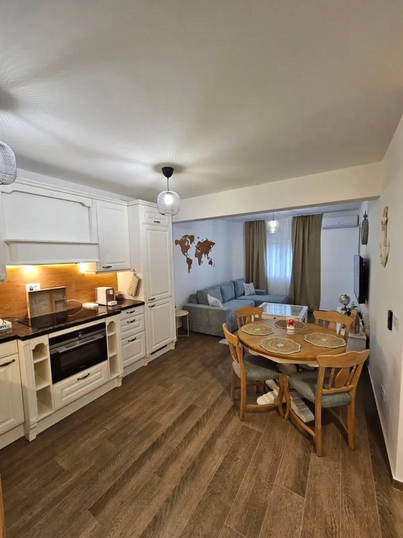 Izdavanje, jednosoban stan, 44m², Mainski Put, Budva