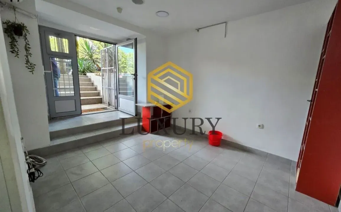 Izdavanje, poslovni prostor, 13m², Preko Morače, Podgorica