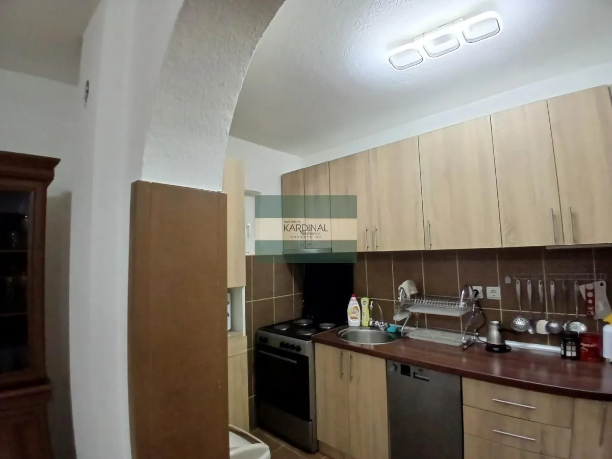 Prodaja, kuća, 316m², Trnava, Jagodina