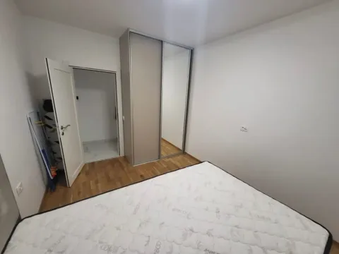 Izdavanje, jednosoban stan, 58m², Obala Đuraševića, Tivat - image 4