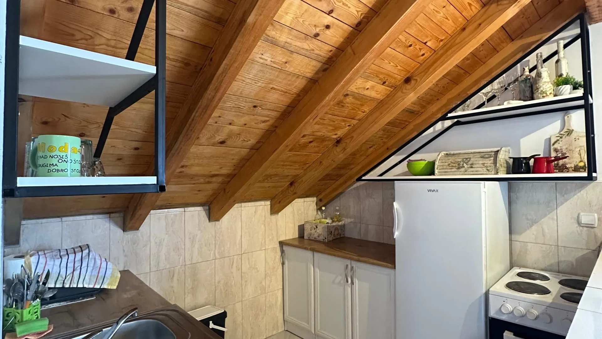 Izdavanje, kuća, 180m², Krašići, Tivat