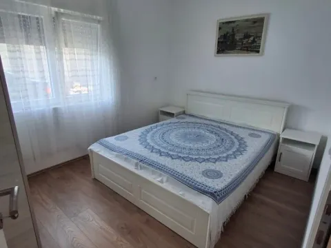 Izdavanje, jednosoban stan, 40m², Tološka šuma, Podgorica - image 6
