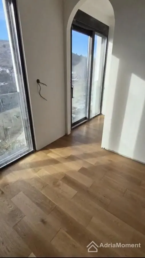 Prodaja, trosoban stan, 323m², Zagorič, Podgorica