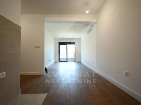 Izdavanje, dvosoban stan, 67m2, Nova Dalmatinska, Podgorica Izdavanje, dvosoban stan, 67m2, Nova Dalmatinska, Podgorica