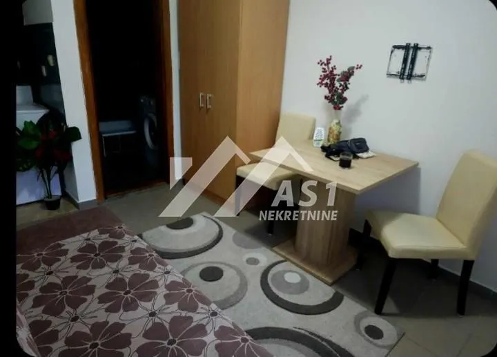 Rent, apartment, 17m², Avijatičarsko naselje, Novi Sad Sve Podlokacije