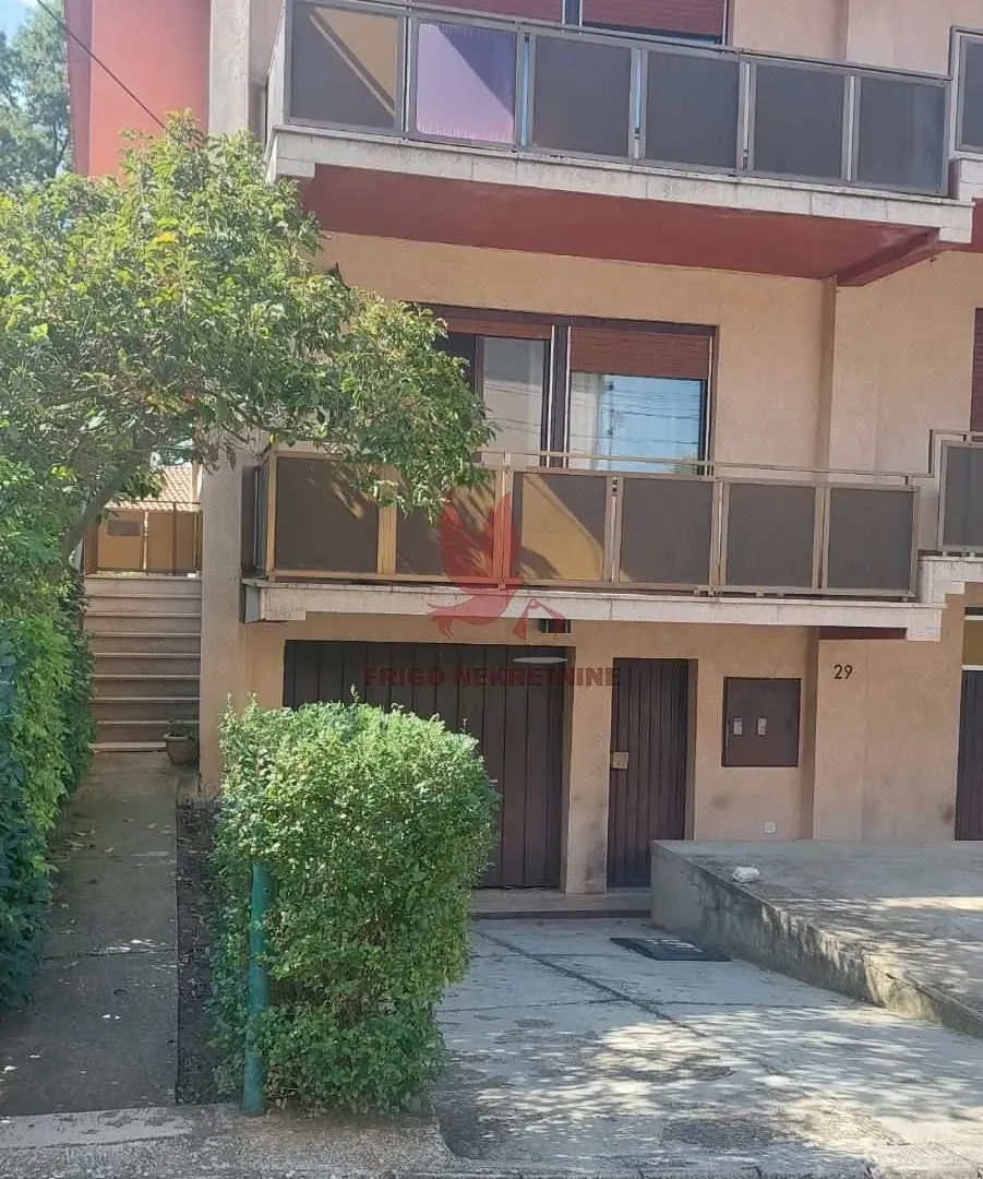 Sale, house, 1000m², Selters Banja, Mladenovac