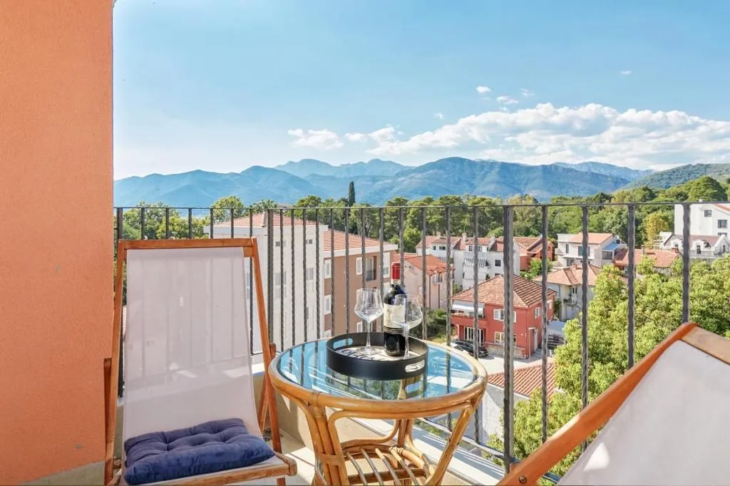 Rent, two bedroom apartment, 70m², Centar, Tivat