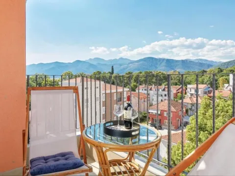 Rent, two bedroom apartment, 70m², Centar, Tivat - image 3