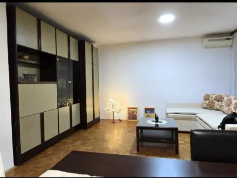 Stan in Bulevar Oslobodjenja