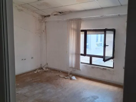 Rent, office space, 95m², Stari Aerodrom, Podgorica - image 7