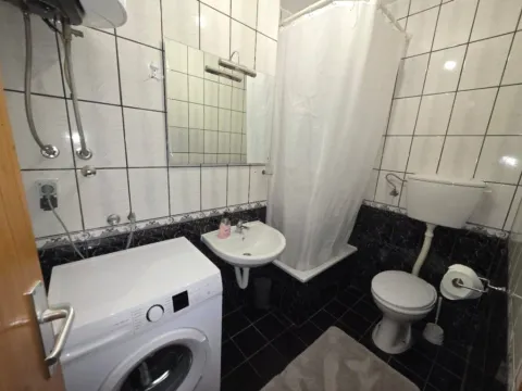 Izdavanje, dvosoban stan, 75m², Zagorič, Podgorica - image 10