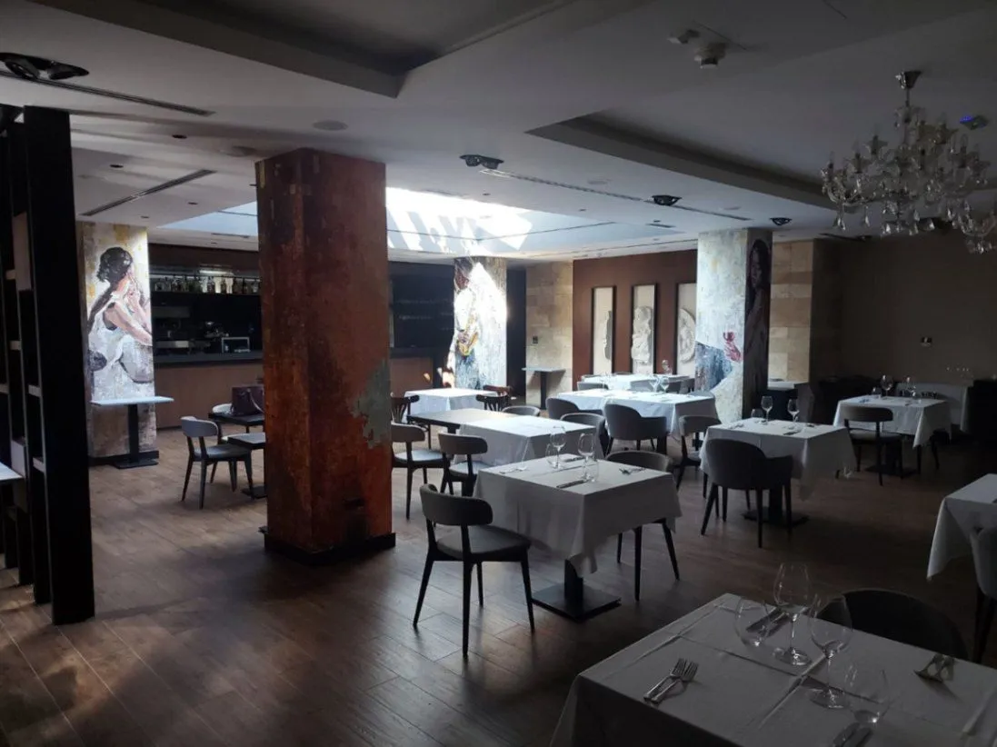 Prodaja, poslovni prostor, 800m², Zemun Kej, Zemun Sve Podlokacije
