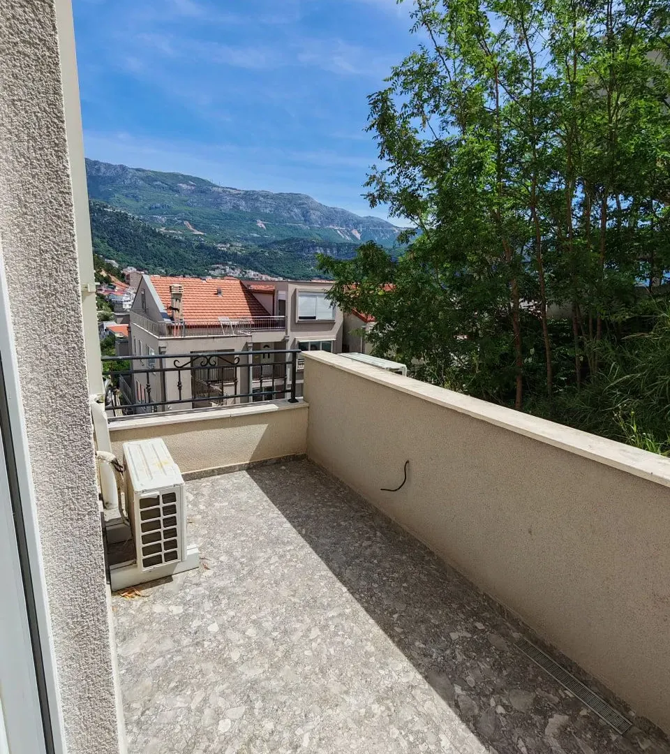 Rent, one bedroom apartment, 48m², Bijeli Do, Budva