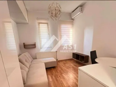 Izdavanje, stan, 16m², Centar, Novi Sad - image 2