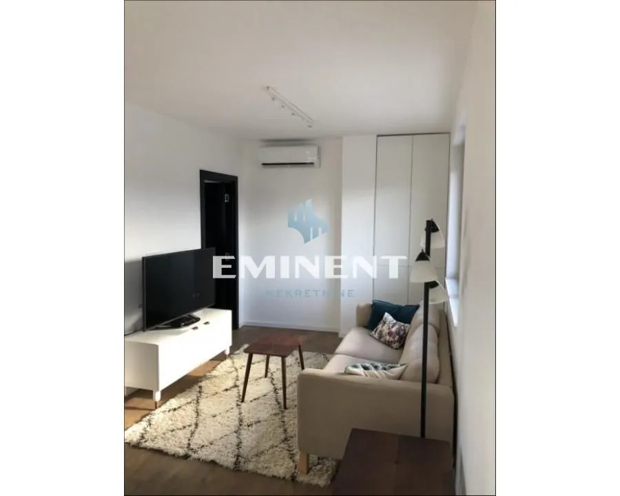 Rent, two bedroom apartment, 43m², Stari Grad, Beograd