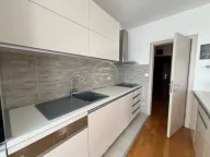 Izdavanje, trosoban stan, 80m², Centar, Novi Sad - image 8