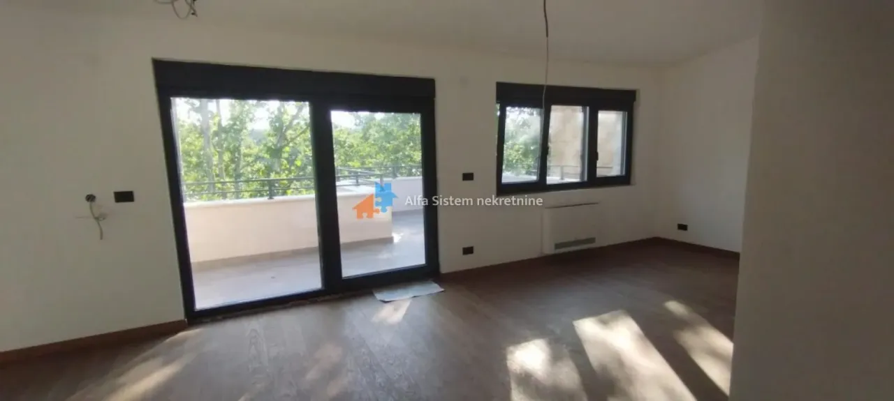 Izdavanje, trosoban stan, 80m², Fon (Fon - Bilećka), Voždovac Sve Podlokacije