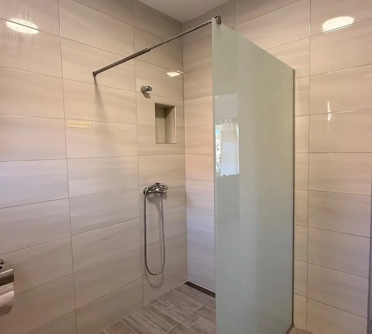 Rent, three bedroom apartment, 85m², Gradiošnica, Tivat