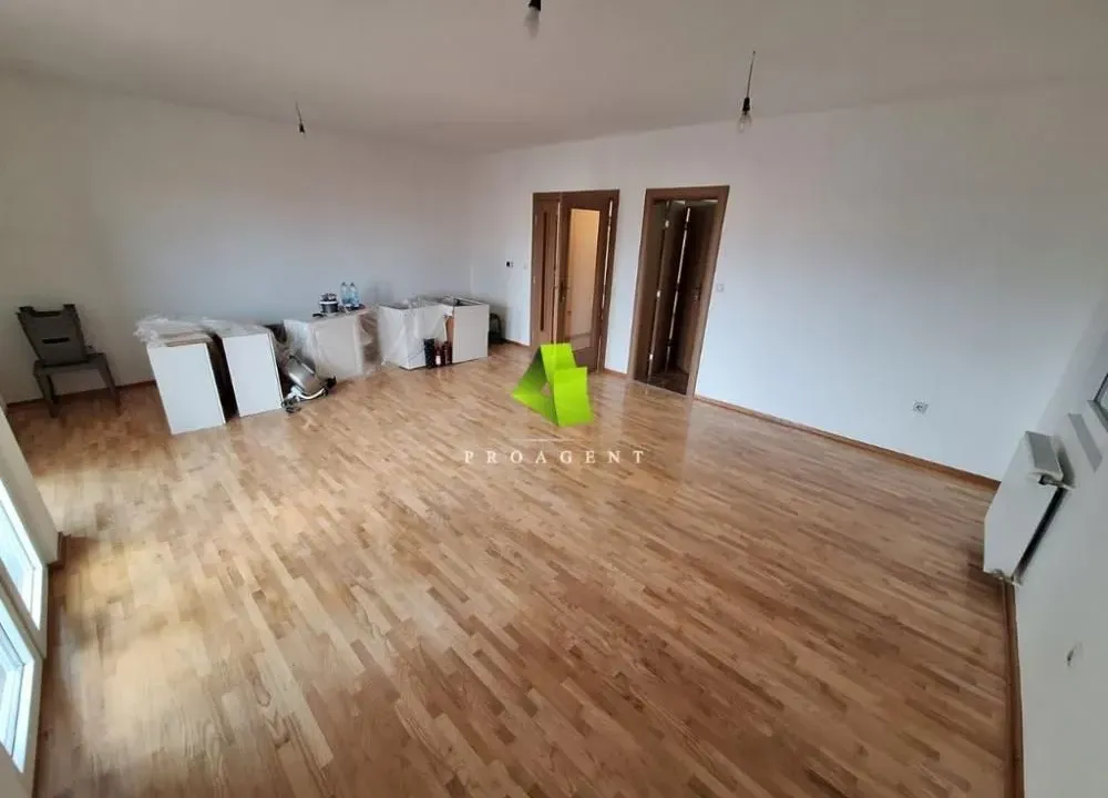 Izdavanje, četvorosoban stan, 116m², Palilula, Niš