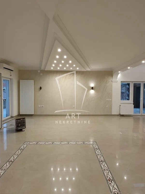 Sale, house, 600m², Višnjička Banja, Palilula Sve Podlokacije