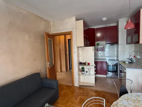 Rent, one bedroom apartment, 40m², Stari Aerodrom, Podgorica - image 1